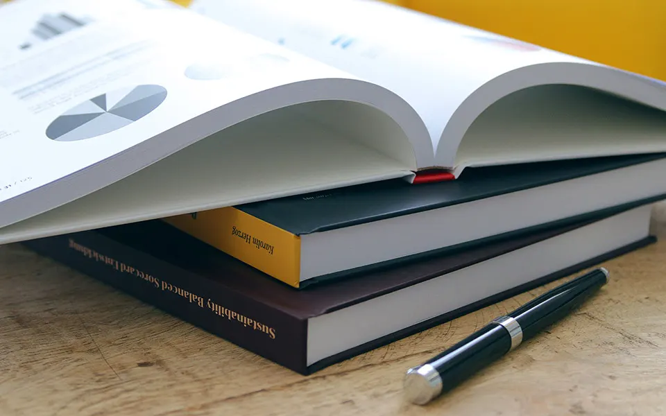Hardcover Design — gebundene Arbeit, Beispiel 4